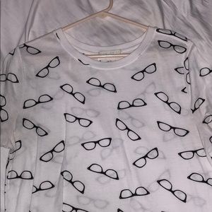 t shirt with glasses